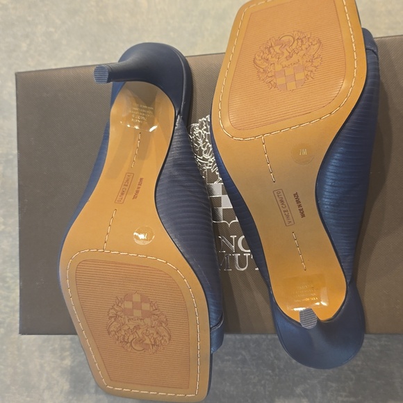 Vince Camuto Dark Blue Twist Heels - Picture 4 of 9